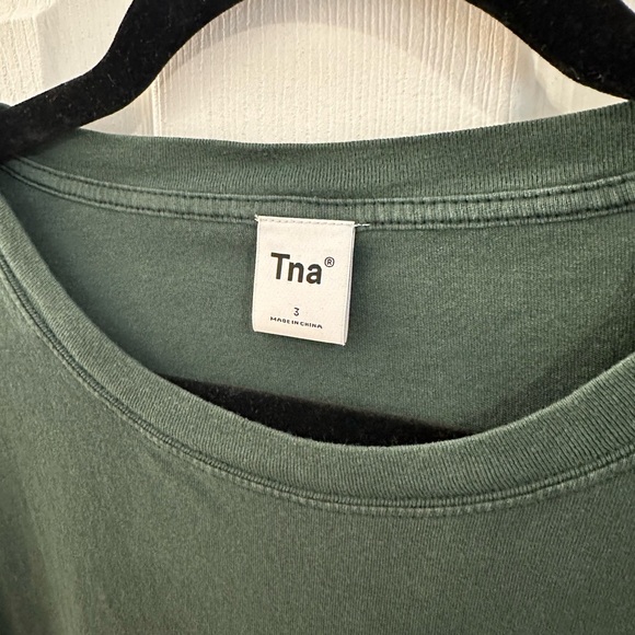 TNA Loose Fit Crop Top - Picture 2 of 2